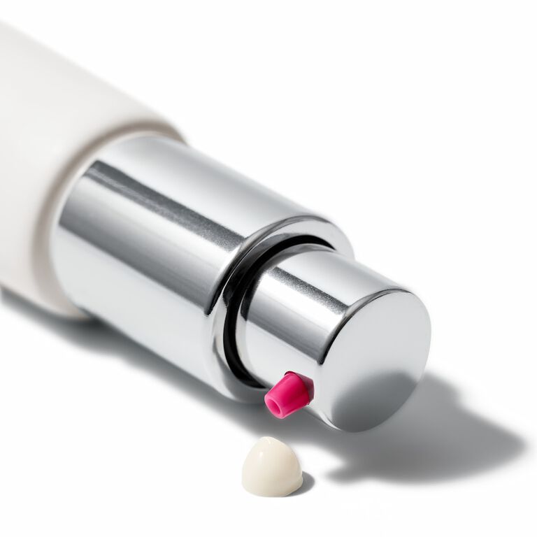 Pump of Mary Kay Clinical Solutions Retinol 0.3 with product texture